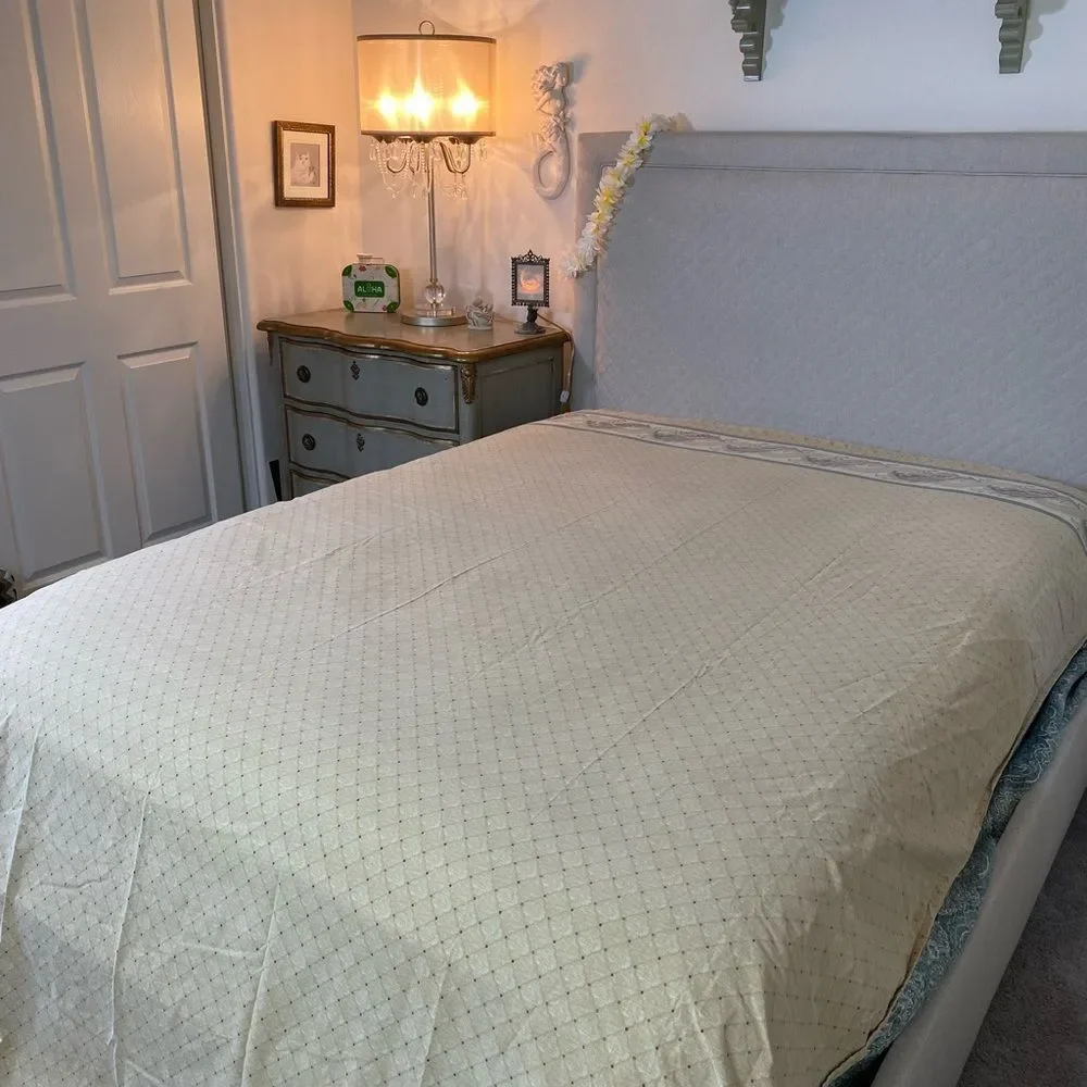 Vintage Dan River Paisley Scroll Decorative flat sheet in Cream, Green, Blue